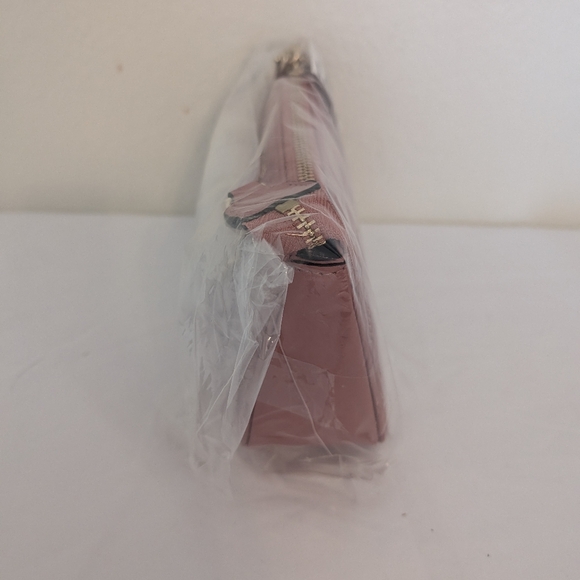 NWT Michael Kors Rose Wristlet with gold chain - Picture 3 of 4